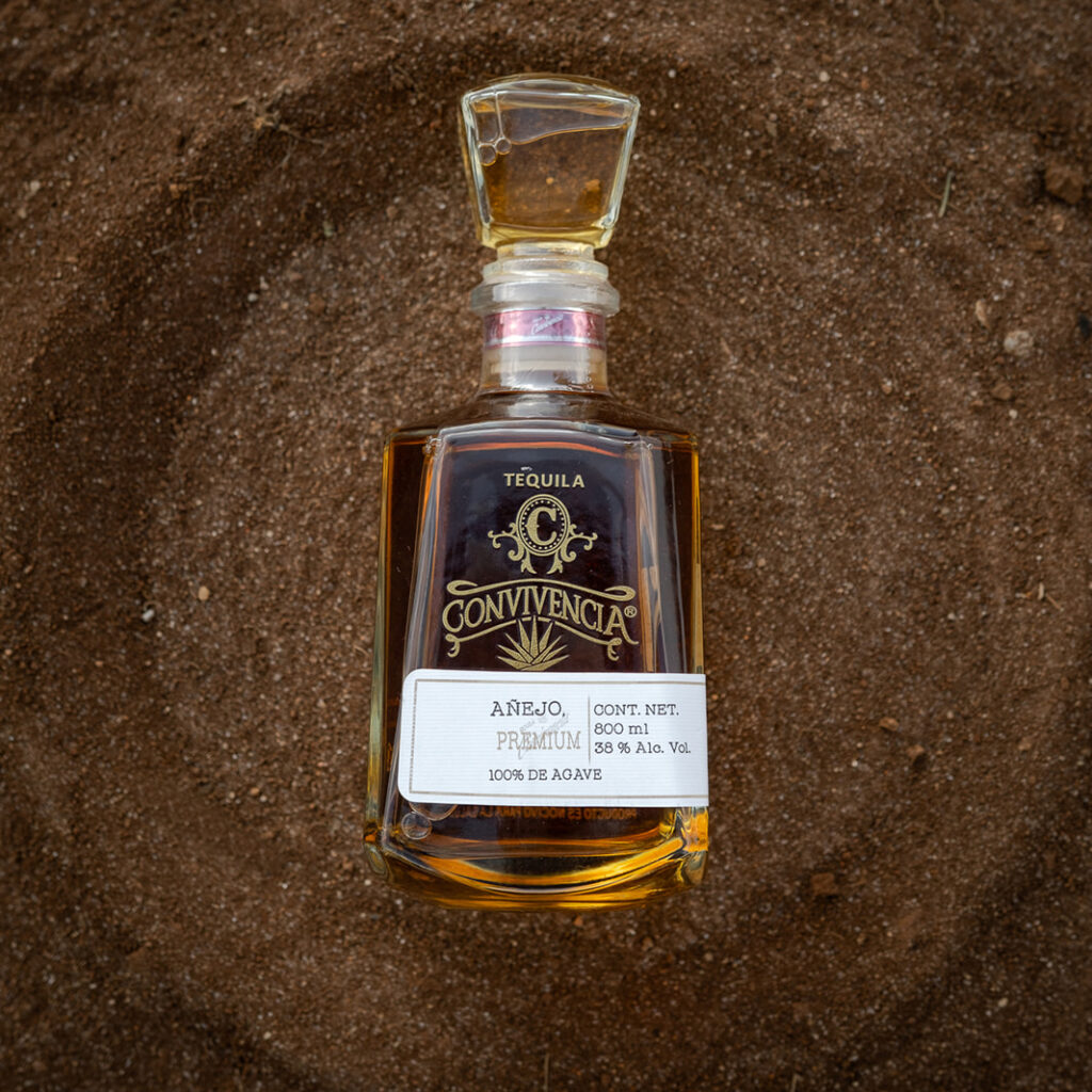 Tequila Convivencia Añejo Premium (800 ml)